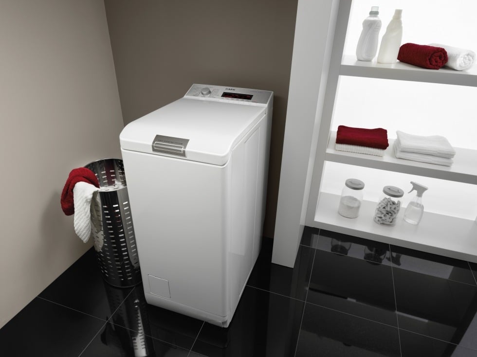 СМА Electrolux EWT1064ILW с вертикальной загрузкой