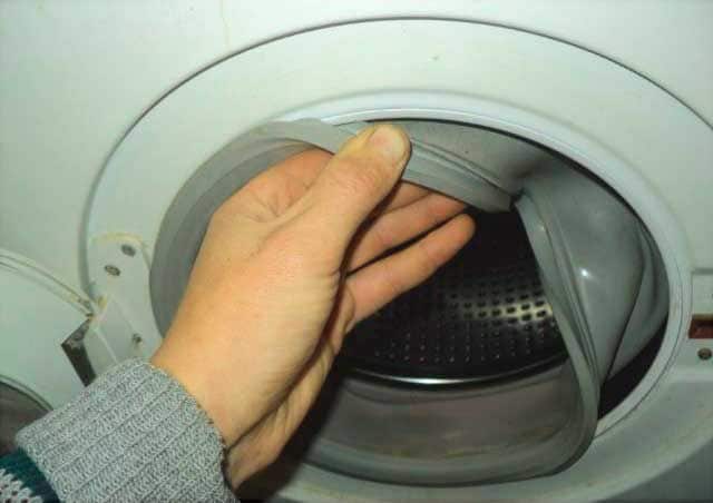 Отгинание манжеты для нахождения хомута